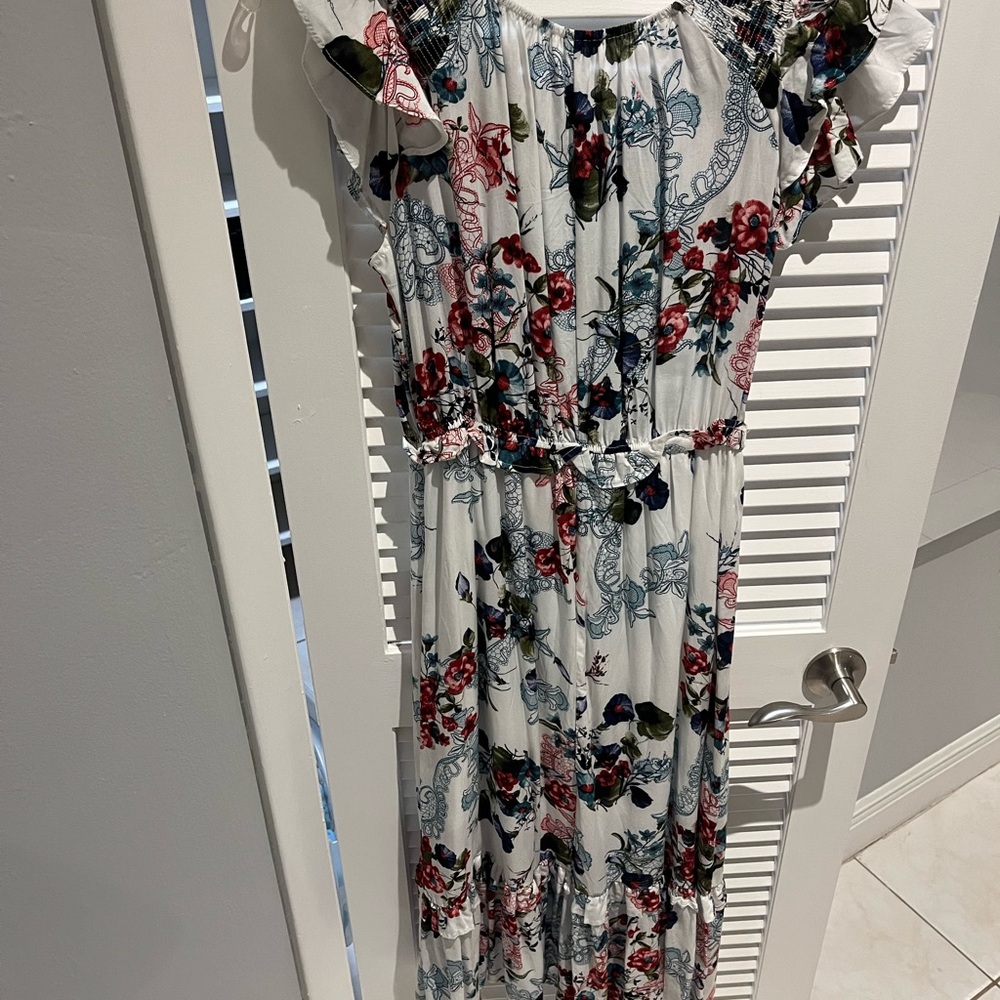 Floral Maxi Dress with Ruffle Sleeves